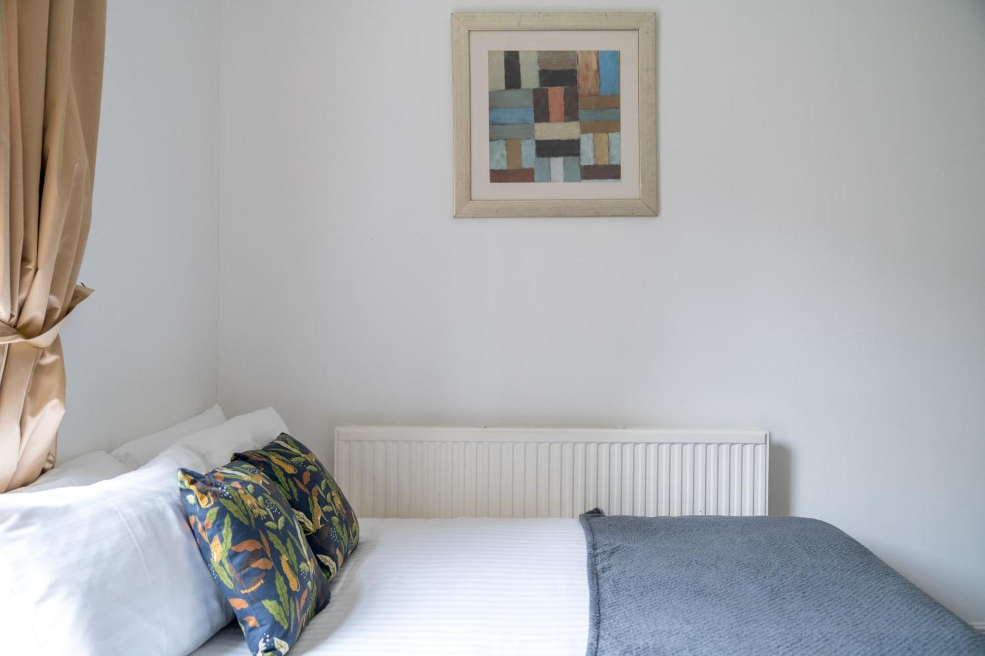 Spacious Canary Wharf Near 02 Arena, Excel Exhibition Centre, With Free Parking & Wifi Appartement Londen